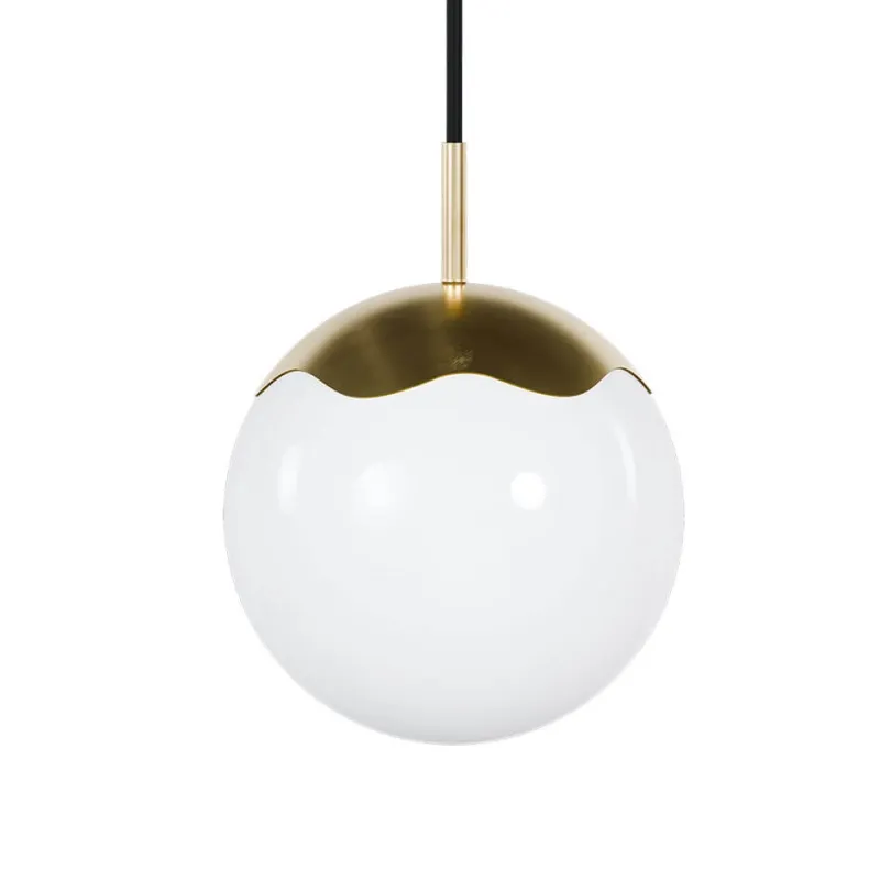 Clearance Circle of Life pendel Ø200 m/sort ledning, opal/messing Messinglamper|Hvide Lamper