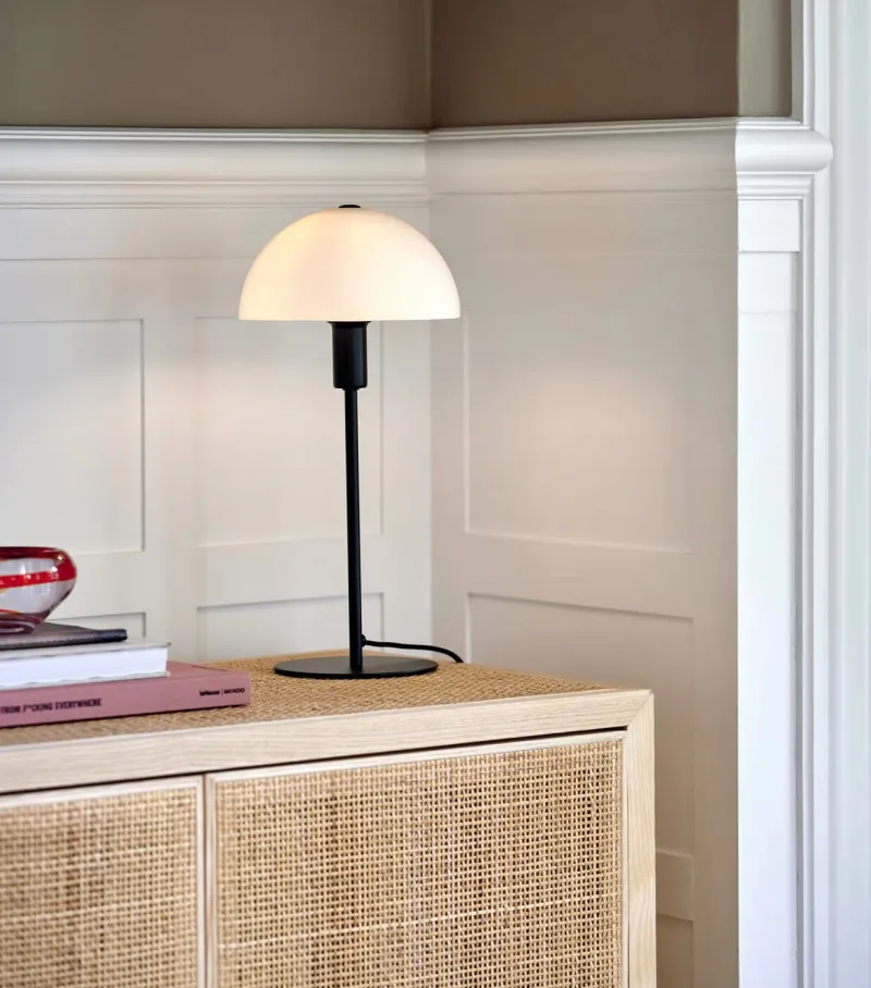 Sale Ellen 20 bordlampe, sort/opal Hvide Lamper|Skrivebordslamper