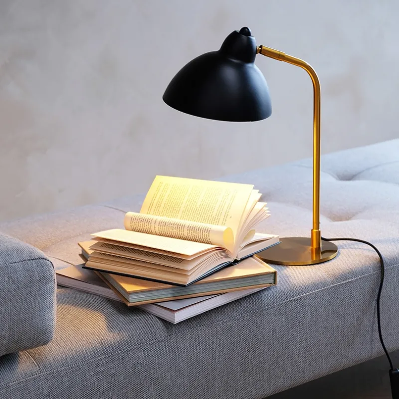 Sale Futura lille bordlampe, sort/ messing Messinglamper|Lamper Til Sofabord