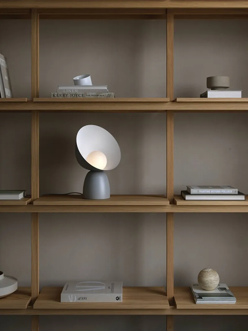 New Hello bordlampe, grå Lamper Til Reol|Bordlamper