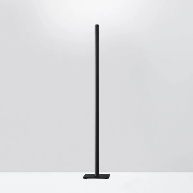 New Ilio mini gulvlampe app-kompatibel, mat sort Standerlamper|Entre Lamper