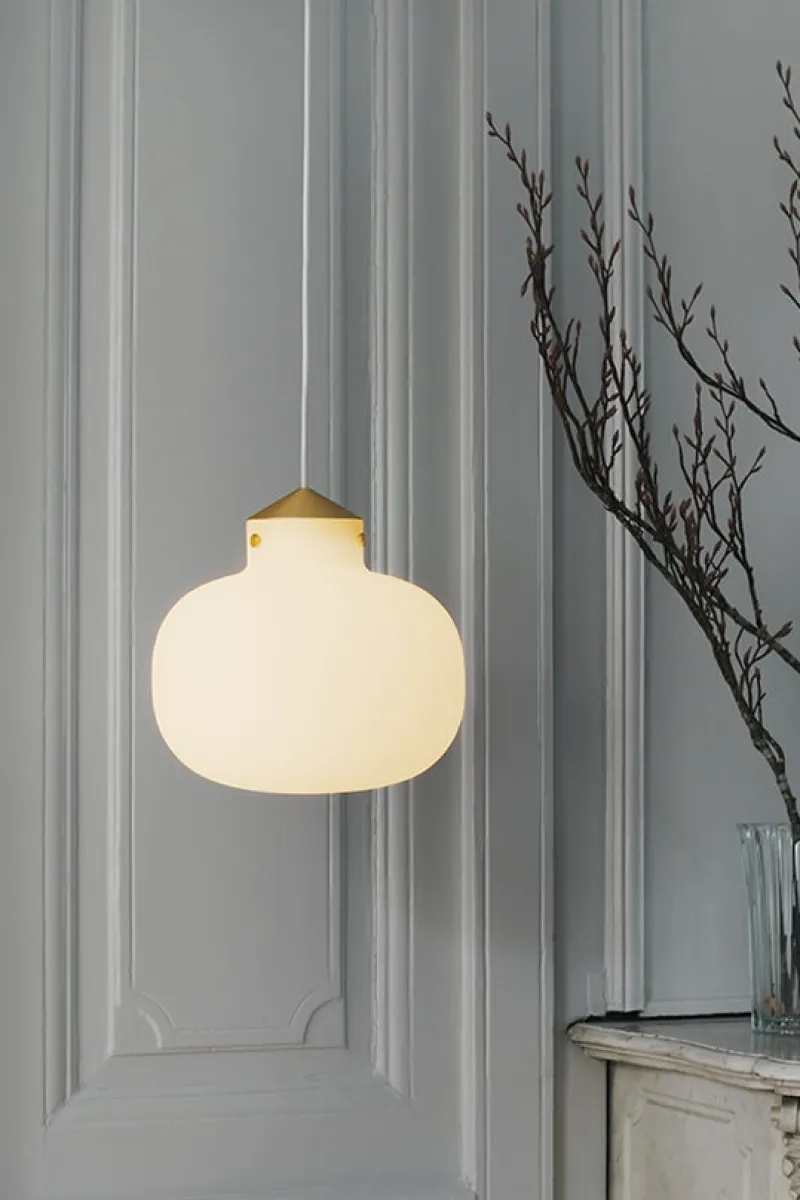 Outlet Raito 30 oval pendel, opalhvid Hvide Lamper|Spisebordslamper