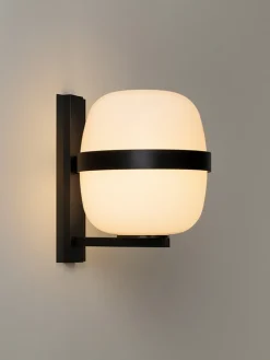 Discount Wally Cesta væglampe, metallic sort Sorte Væglamper|Væglamper